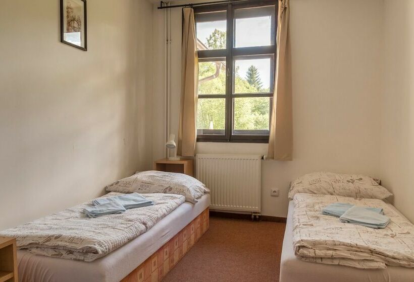 פנסיון Outline B&b Jiricna