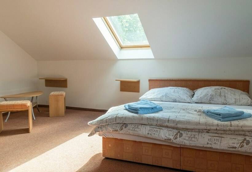 פנסיון Outline B&b Jiricna