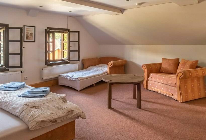 פנסיון Outline B&b Jiricna