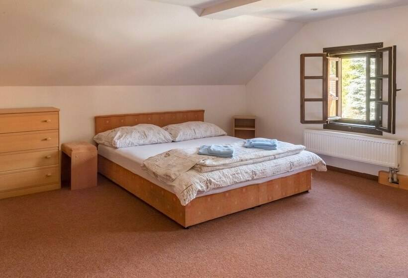 פנסיון Outline B&b Jiricna