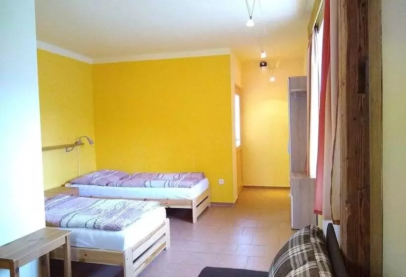 ペンション Outline Centrum Jiricna