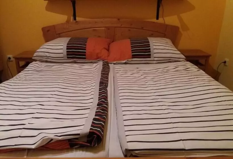 ペンション Outline Centrum Jiricna