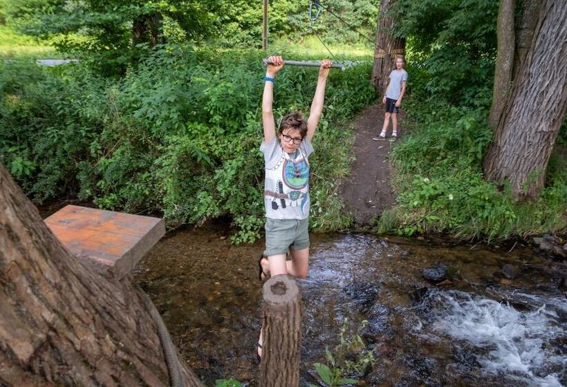 Majatalo Outline Centrum Jiricna