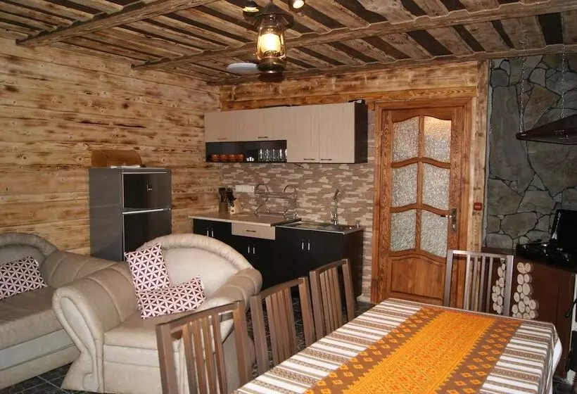 Majatalo Rakhiv Plai