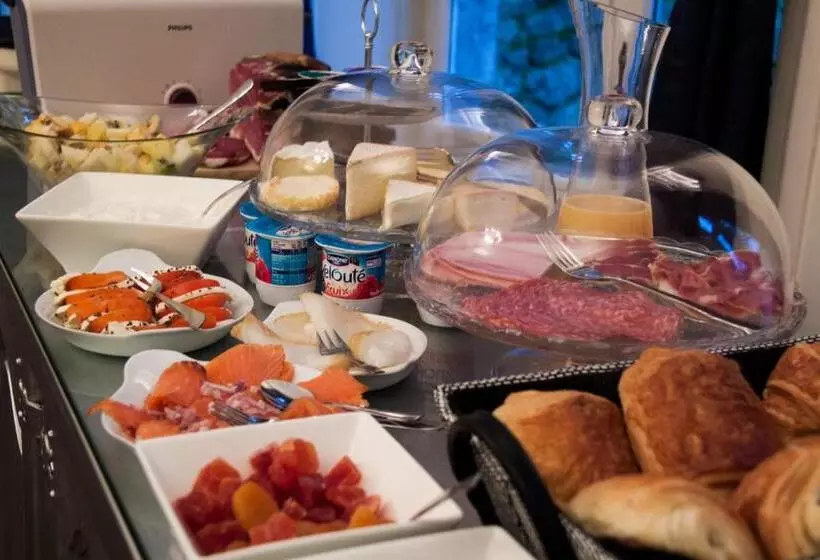 Aamiaismajoitus (B&B) Château De L Aviette