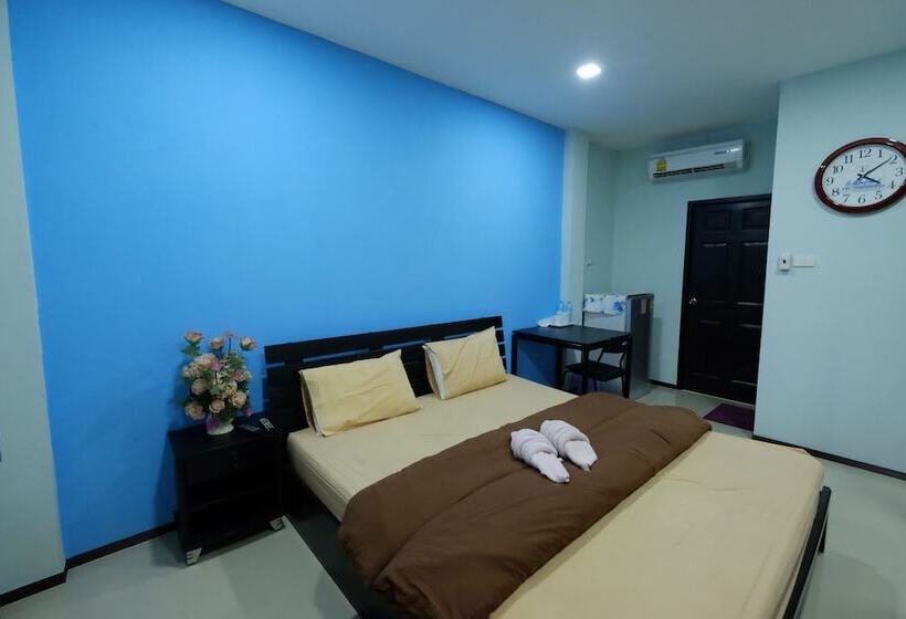 Hotel Amornrat Place