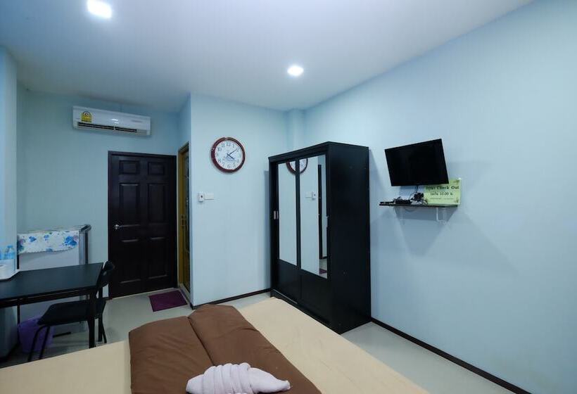 Hotel Amornrat Place