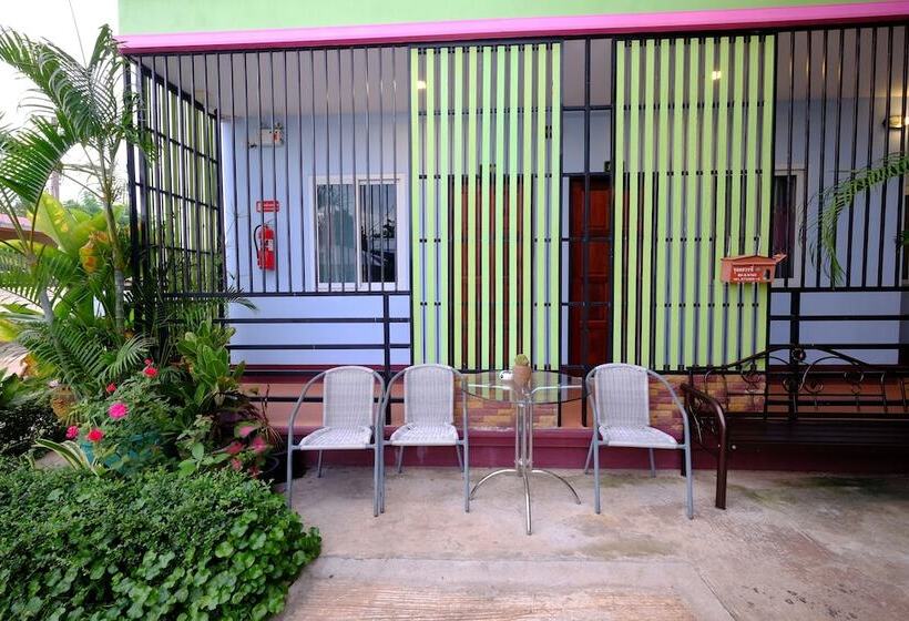 Hotel Amornrat Place