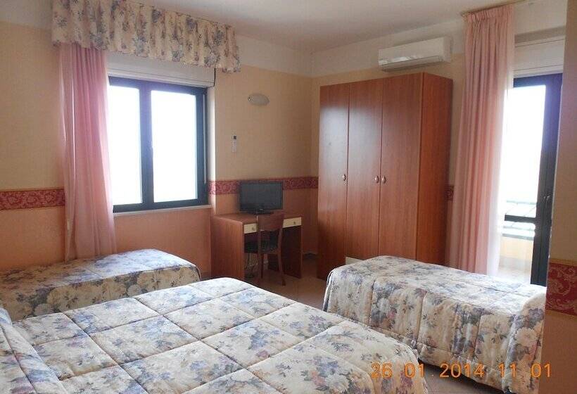 ホテル De La Ville