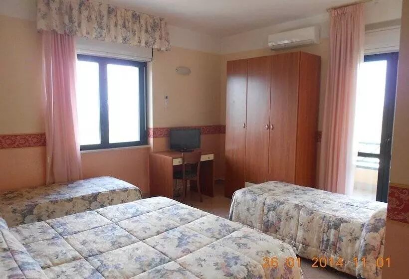 ホテル De La Ville