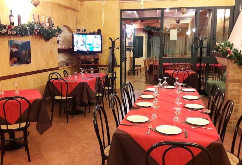 ホテル De La Ville