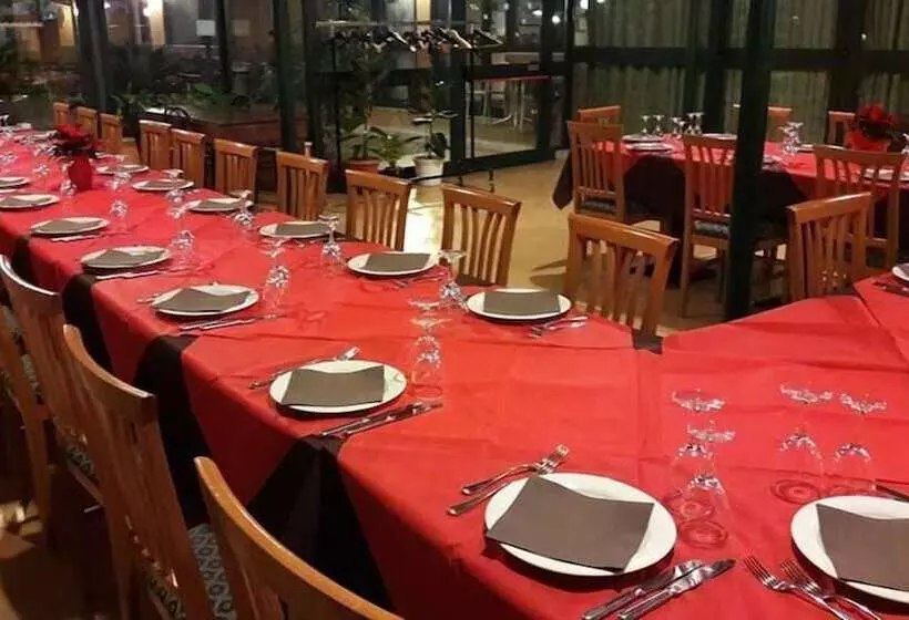 ホテル De La Ville