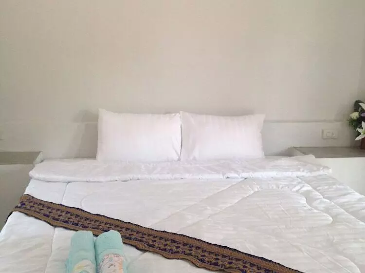 Hotelli Kanyaphat Gardenview Resort