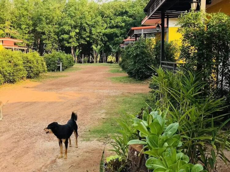 Hotelli Kanyaphat Gardenview Resort