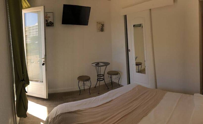 Отель Le Carnon