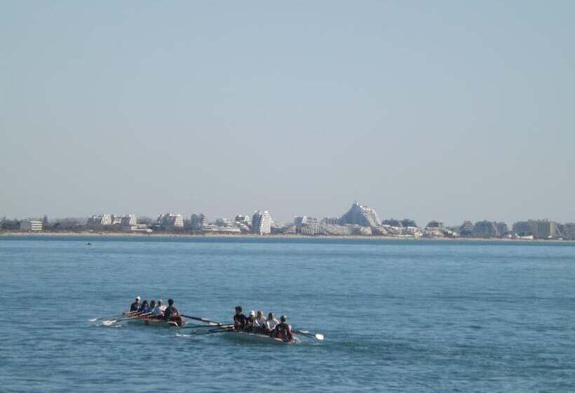 Отель Le Carnon