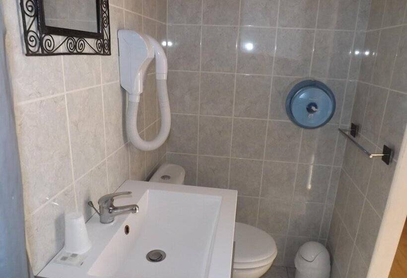 Отель Le Carnon