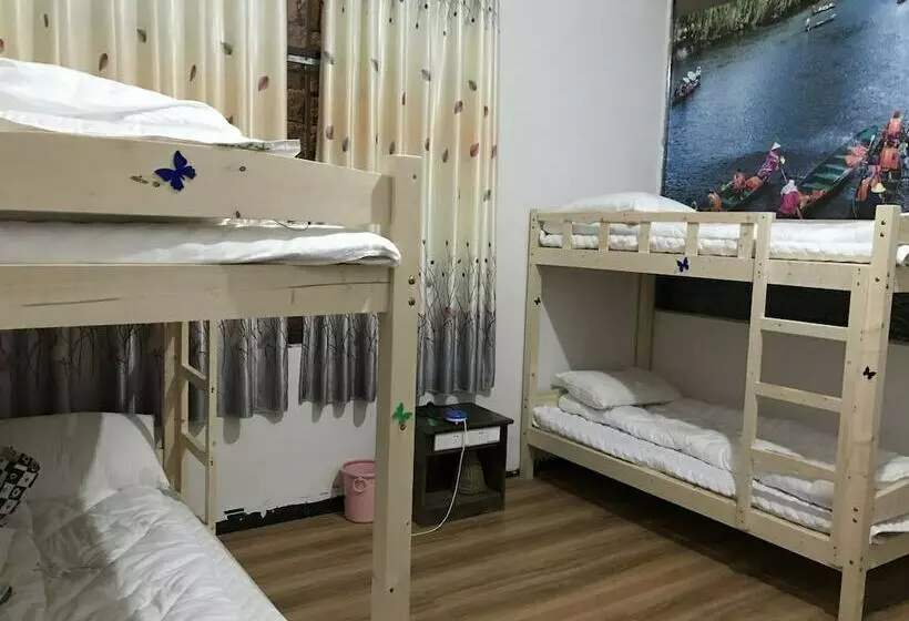 Hotelli Little Windmill International Hostel