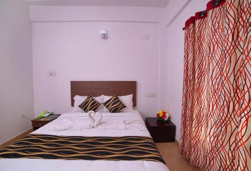 Hotel Pine Tree Munnar