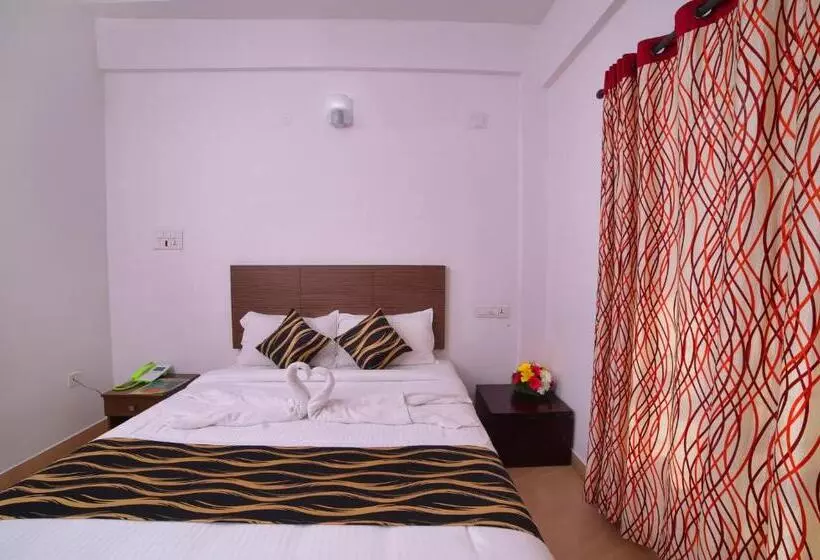 Hotel Pine Tree Munnar