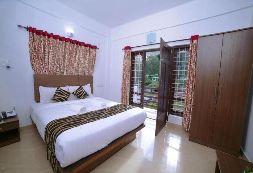 Hotel Pine Tree Munnar