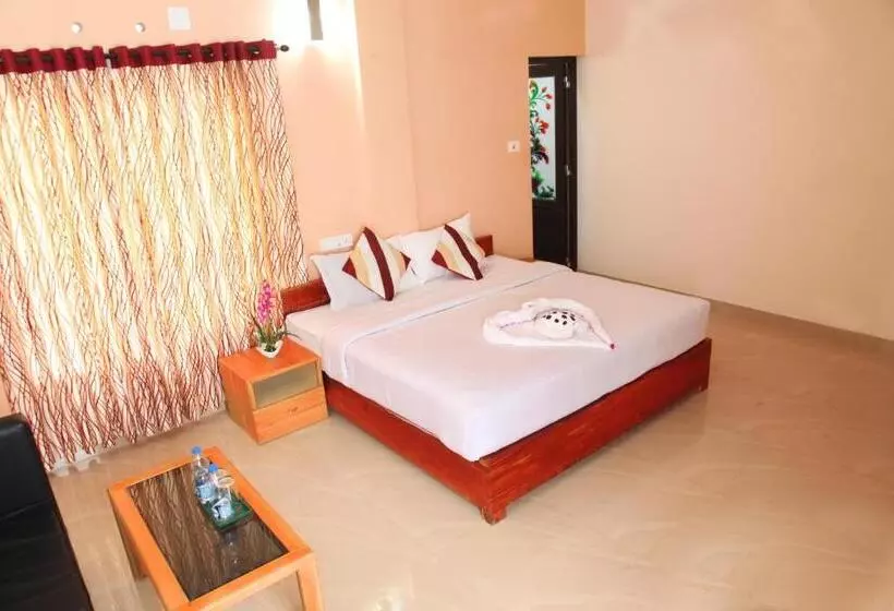 Hotel Pine Tree Munnar