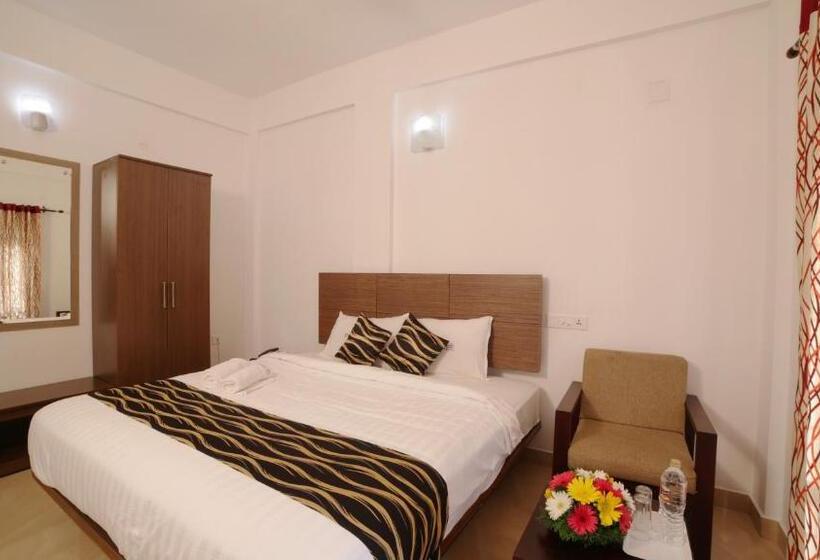 Hotel Pine Tree Munnar