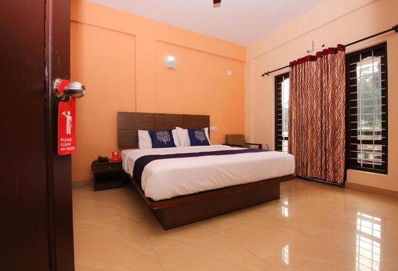 Hotel Pine Tree Munnar