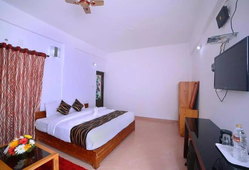 Hotel Pine Tree Munnar