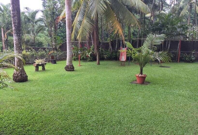 ホテル River Banks Madaparambil Resort