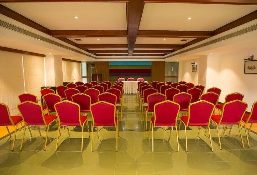 ホテル River Banks Madaparambil Resort