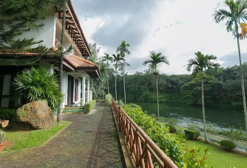 ホテル River Banks Madaparambil Resort