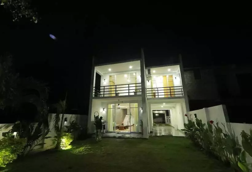 Hotelli Yaraya Bolgoda