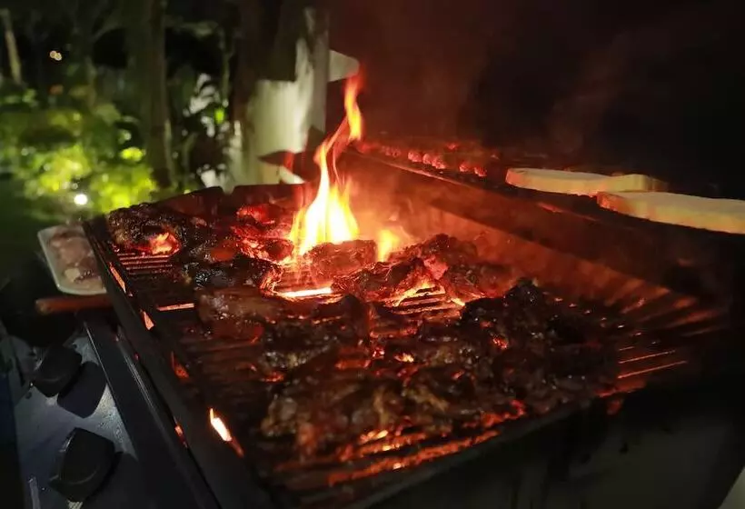 Hotelli Yaraya Bolgoda