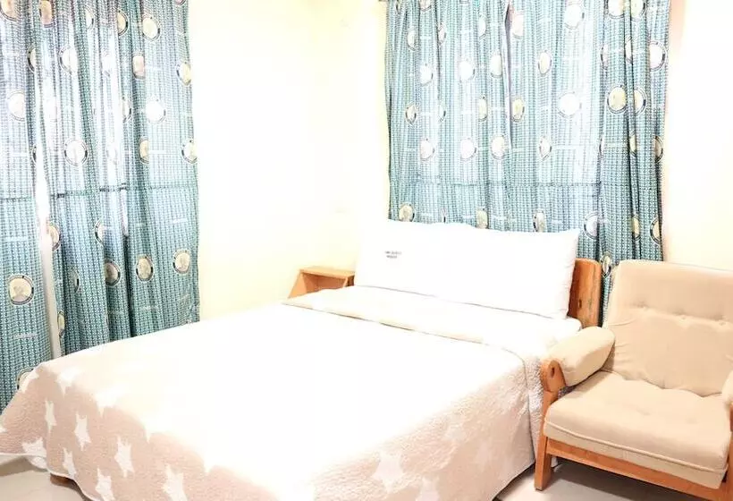 ペンション Ami Guest House