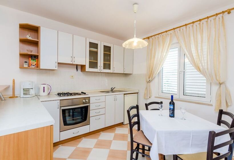 پانسیون Apartment & Rooms Villa Katarina