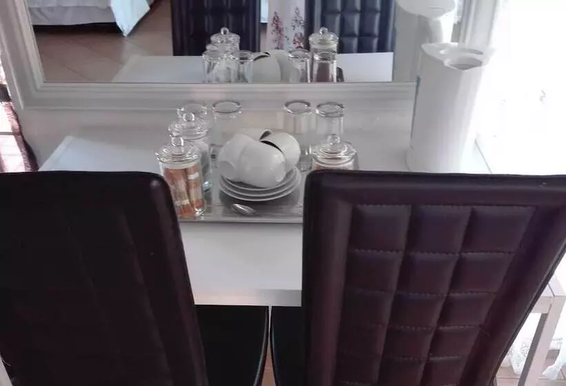 Majatalo Joezebel Guesthouse