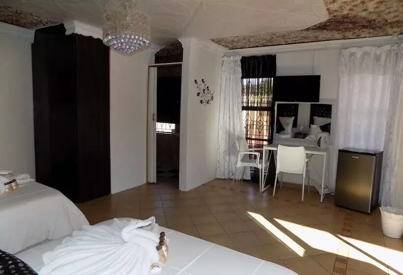 Majatalo Joezebel Guesthouse