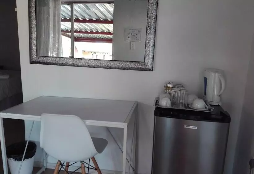 Majatalo Joezebel Guesthouse