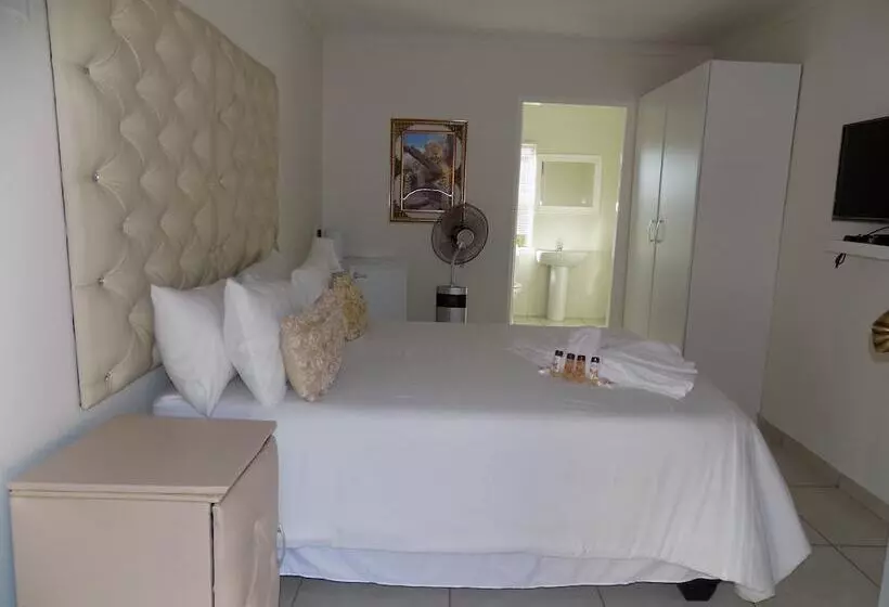 Majatalo Joezebel Guesthouse