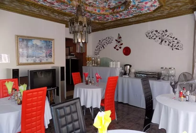 Majatalo Joezebel Guesthouse