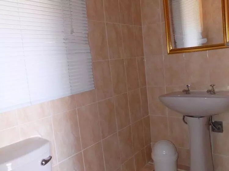 Majatalo Joezebel Guesthouse