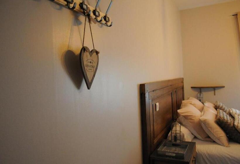 פנסיון Le Nid De Sigogne