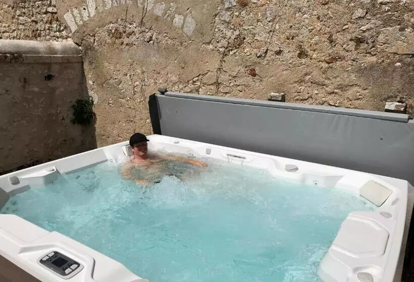 Majatalo Le Prieure D'orchaise