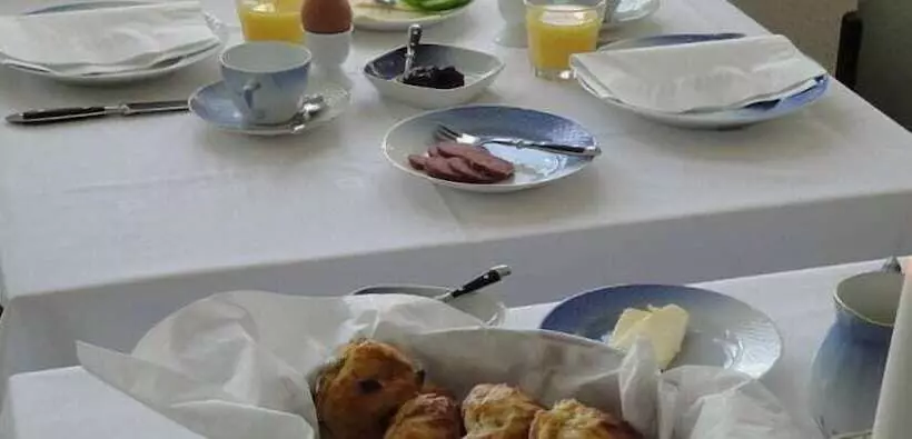 Aamiaismajoitus (B&B) Bjørnegården Land