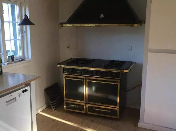 Aamiaismajoitus (B&B) Bjørnegården Land