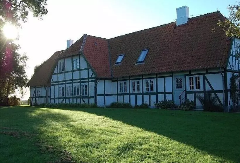 Aamiaismajoitus (B&B) Bjørnegården Land
