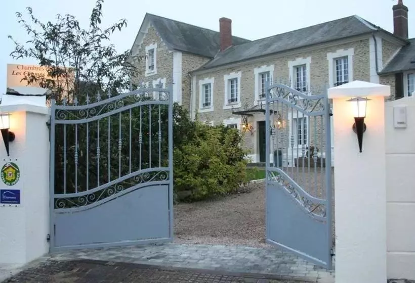 ベッドアンドブレックファースト Chambres D Hôtes Les Champs Français