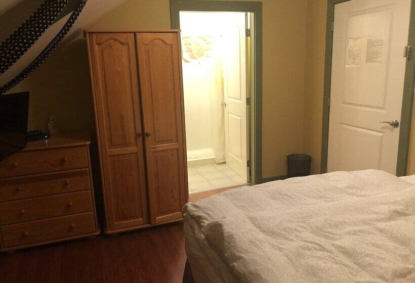 צימר Crowsnest Vineyards Guesthouse