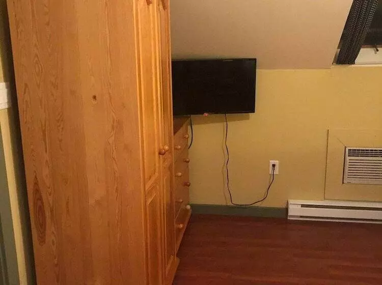 Bed and Breakfast Crowsnest Vineyards Guesthouse